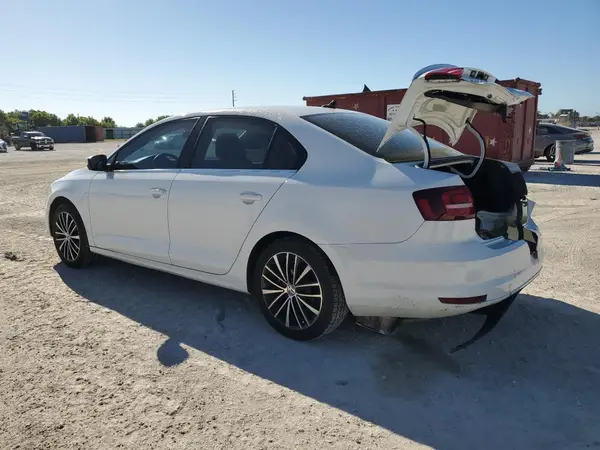 3VWD67AJ5GM328762 2016 VOLKSWAGEN JETTA - Image 2