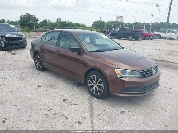 3VWD67AJ5GM350986 2016 VOLKSWAGEN JETTA - Image 1