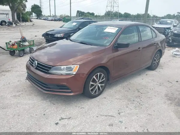 3VWD67AJ5GM350986 2016 VOLKSWAGEN JETTA - Image 2