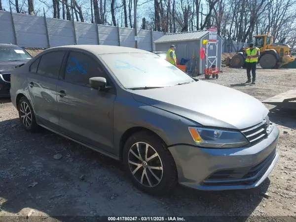 3VWD67AJ5GM396639 2016 VOLKSWAGEN JETTA - Image 1