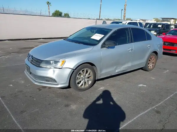 3VWD67AJ6GM252890 2016 VOLKSWAGEN JETTA - Image 2
