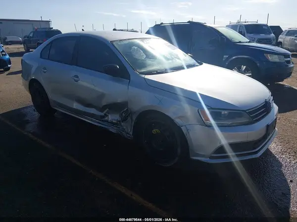 3VWD67AJ6GM253182 2016 VOLKSWAGEN JETTA - Image 1