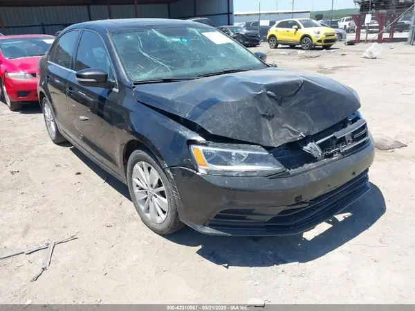 3VWD67AJ6GM321898 2016 VOLKSWAGEN JETTA - Image 1