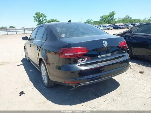 3VWD67AJ6GM321898 2016 VOLKSWAGEN JETTA - Image 2