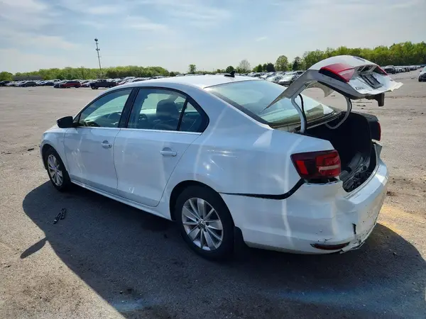 3VWD67AJ6GM389912 2016 VOLKSWAGEN JETTA - Image 2