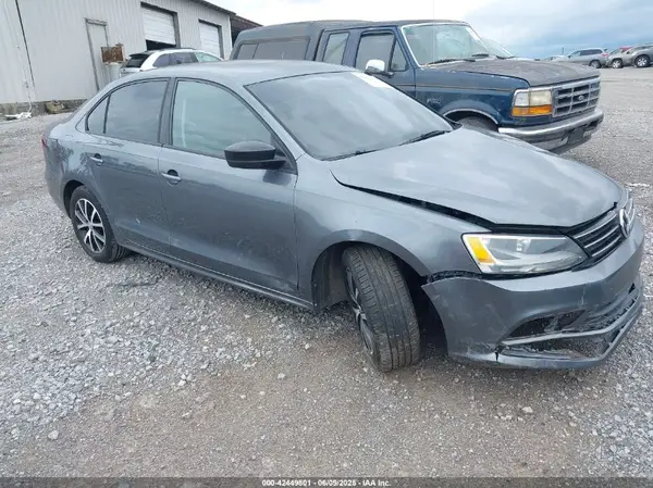 3VWD67AJ7GM221048 2016 VOLKSWAGEN JETTA - Image 1