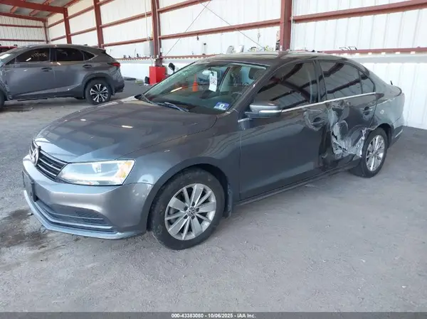 3VWD67AJ7GM249867 2016 VOLKSWAGEN JETTA - Image 2