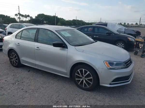 3VWD67AJ7GM262831 2016 VOLKSWAGEN JETTA - Image 1