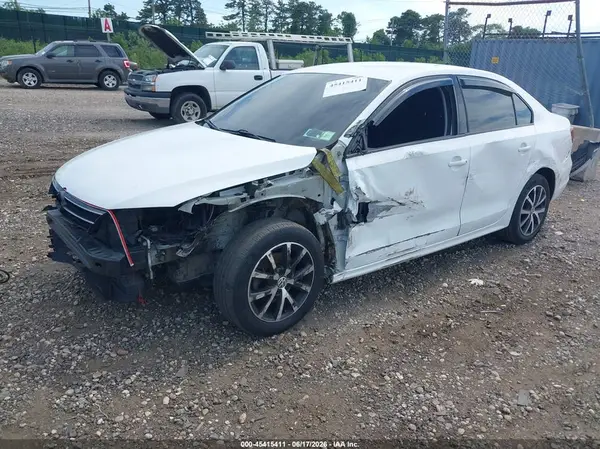 3VWD67AJ7GM315981 2016 VOLKSWAGEN JETTA - Image 2