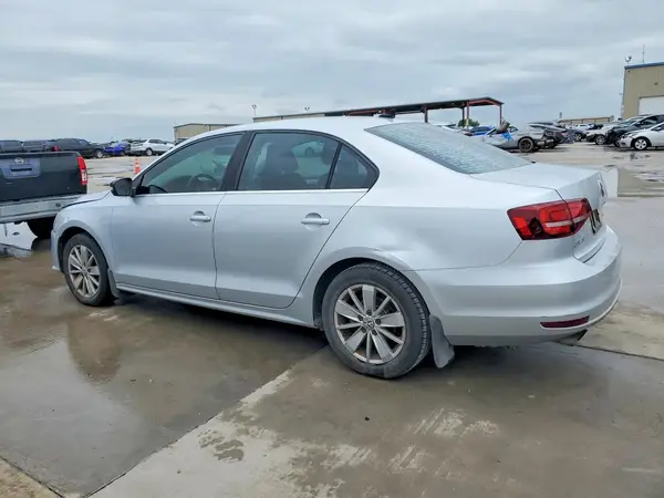 3VWD67AJ7GM320517 2016 VOLKSWAGEN JETTA - Image 2
