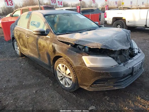 3VWD67AJ7GM321487 2016 VOLKSWAGEN JETTA - Image 1