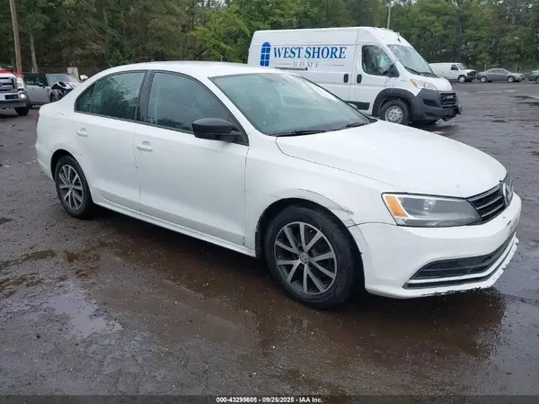3VWD67AJ7GM347023 2016 VOLKSWAGEN JETTA - Image 1
