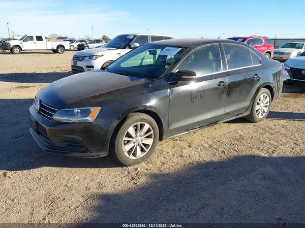 3VWD67AJ7GM350424 2016 VOLKSWAGEN JETTA - Image 2