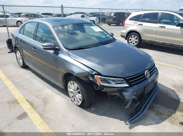 3VWD67AJ7GM372391 2016 VOLKSWAGEN JETTA - Image 1