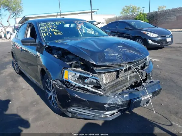 3VWD67AJ7GM409746 2016 VOLKSWAGEN JETTA - Image 1