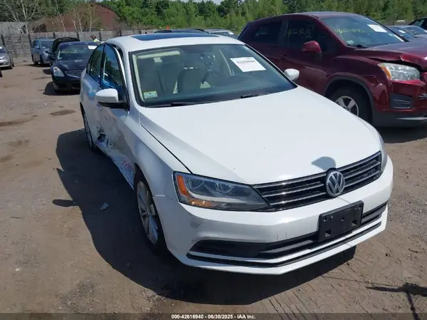 3VWD67AJ8GM209457 2016 VOLKSWAGEN JETTA - Image 1