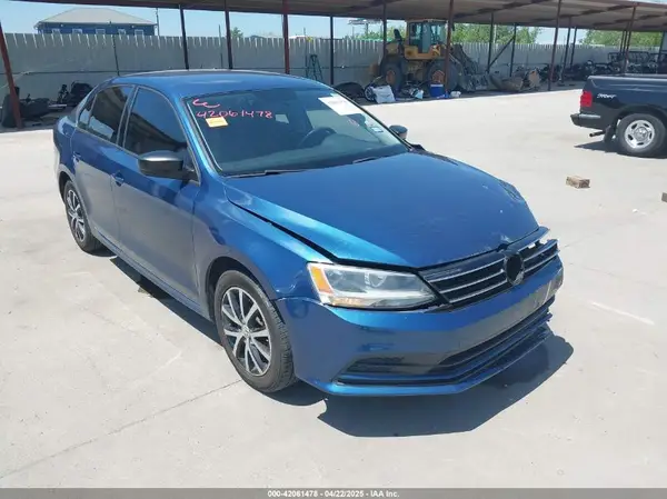 3VWD67AJ8GM218112 2016 VOLKSWAGEN JETTA - Image 1