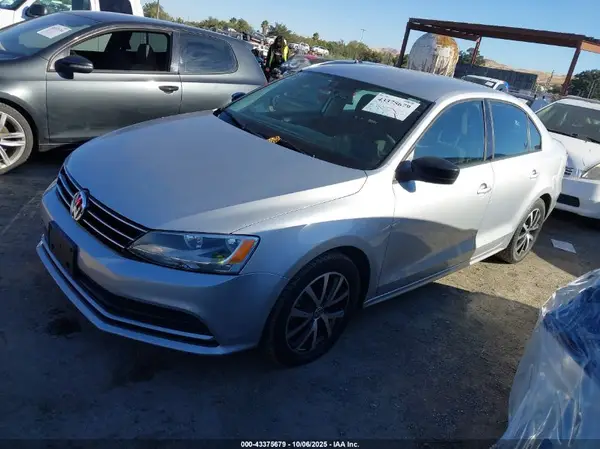 3VWD67AJ8GM224850 2016 VOLKSWAGEN JETTA - Image 2