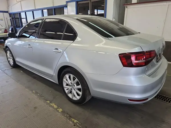 3VWD67AJ8GM257783 2016 VOLKSWAGEN JETTA - Image 2