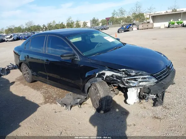 3VWD67AJ8GM267519 2016 VOLKSWAGEN JETTA - Image 1