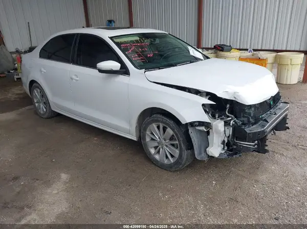 3VWD67AJ8GM319778 2016 VOLKSWAGEN JETTA - Image 1