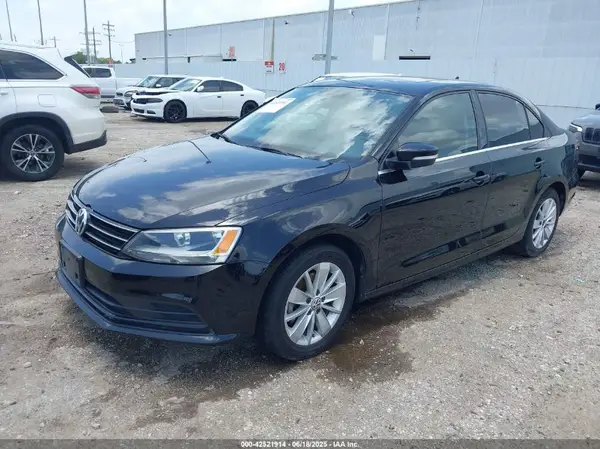 3VWD67AJ8GM388132 2016 VOLKSWAGEN JETTA - Image 2