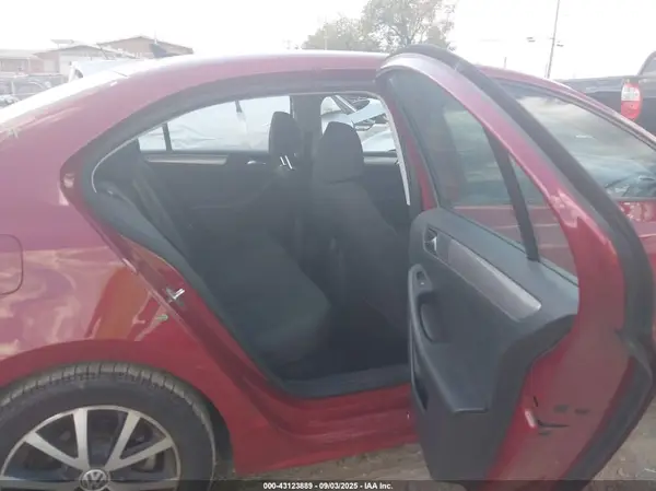 3VWD67AJ9GM237607 2016 VOLKSWAGEN JETTA - Image 8