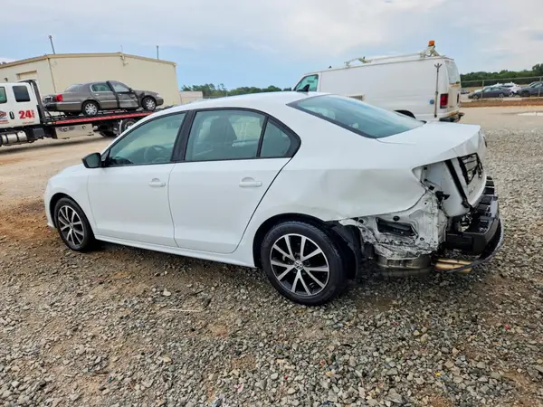 3VWD67AJ9GM261678 2016 VOLKSWAGEN JETTA - Image 2