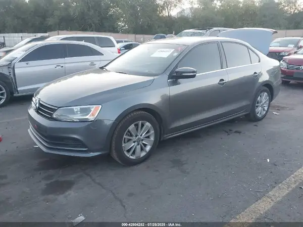 3VWD67AJ9GM312211 2016 VOLKSWAGEN JETTA - Image 2
