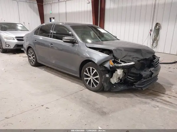 3VWD67AJ9GM312435 2016 VOLKSWAGEN JETTA - Image 1