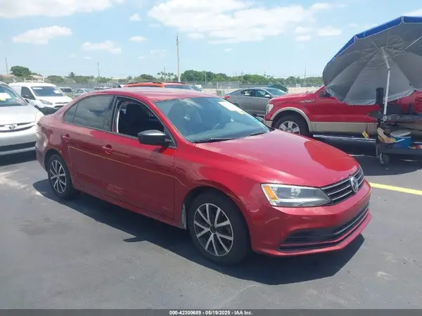 3VWD67AJ9GM318445 2016 VOLKSWAGEN JETTA - Image 1