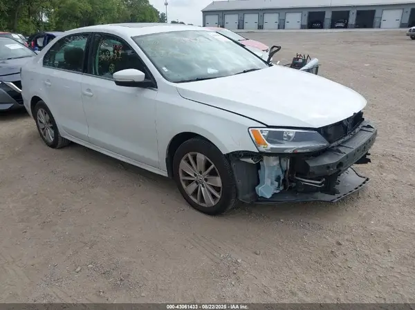 3VWD67AJ9GM323399 2016 VOLKSWAGEN JETTA - Image 1