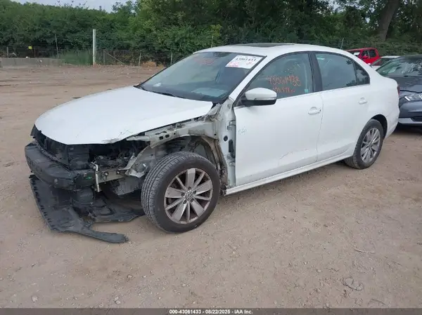 3VWD67AJ9GM323399 2016 VOLKSWAGEN JETTA - Image 2