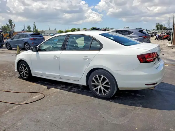 3VWD67AJ9GM341580 2016 VOLKSWAGEN JETTA - Image 2