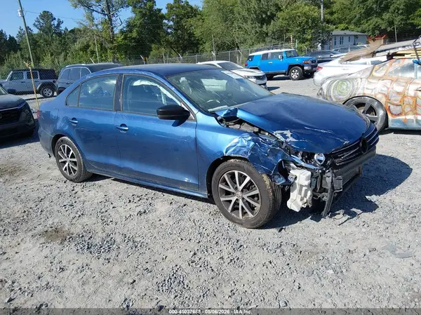 3VWD67AJ9GM357987 2016 VOLKSWAGEN JETTA - Image 1