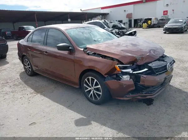 3VWD67AJ9GM369265 2016 VOLKSWAGEN JETTA - Image 1
