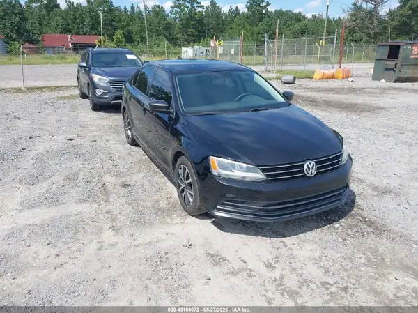3VWD67AJXGM224817 2016 VOLKSWAGEN JETTA - Image 1