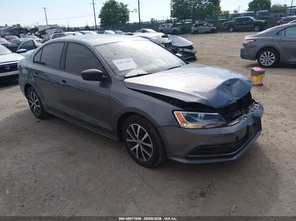 3VWD67AJXGM232903 2016 VOLKSWAGEN JETTA - Image 1