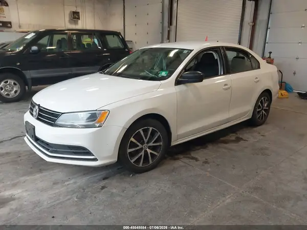 3VWD67AJXGM235932 2016 VOLKSWAGEN JETTA - Image 2