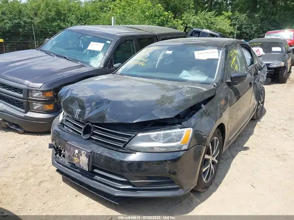 3VWD67AJXGM258045 2016 VOLKSWAGEN JETTA - Image 2