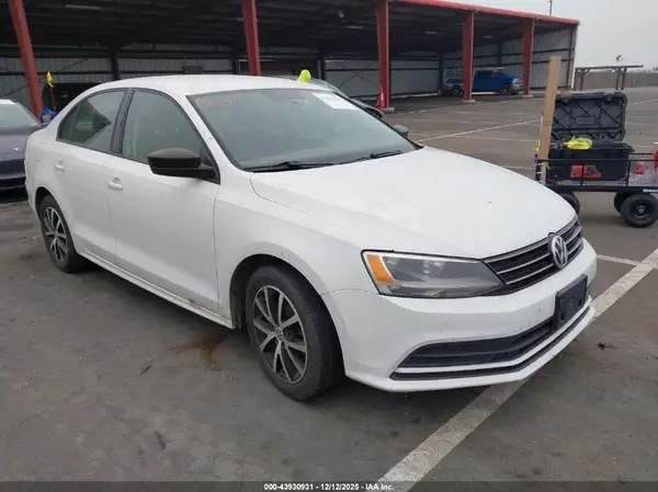3VWD67AJXGM270390 2016 VOLKSWAGEN JETTA - Image 1