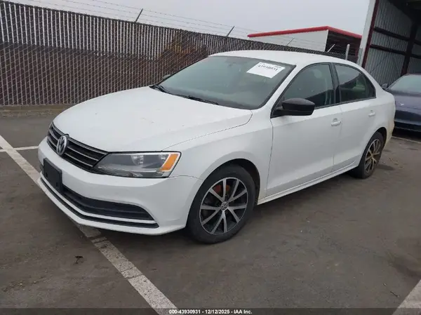 3VWD67AJXGM270390 2016 VOLKSWAGEN JETTA - Image 2