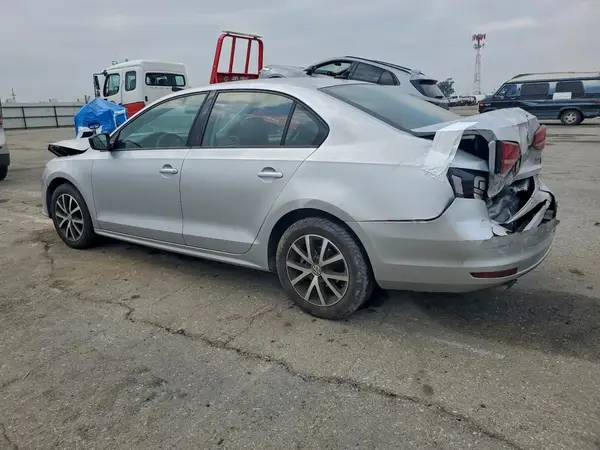 3VWD67AJXGM289330 2016 VOLKSWAGEN JETTA - Image 2