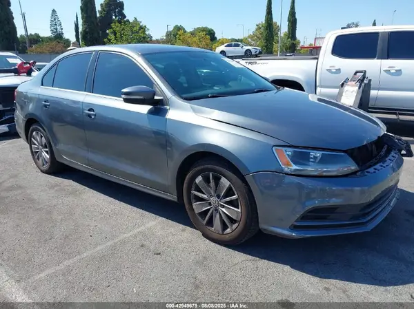 3VWD67AJXGM316638 2016 VOLKSWAGEN JETTA - Image 1