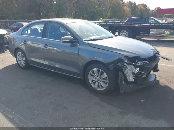 3VWD67AJXGM318728 2016 VOLKSWAGEN JETTA - Image 1