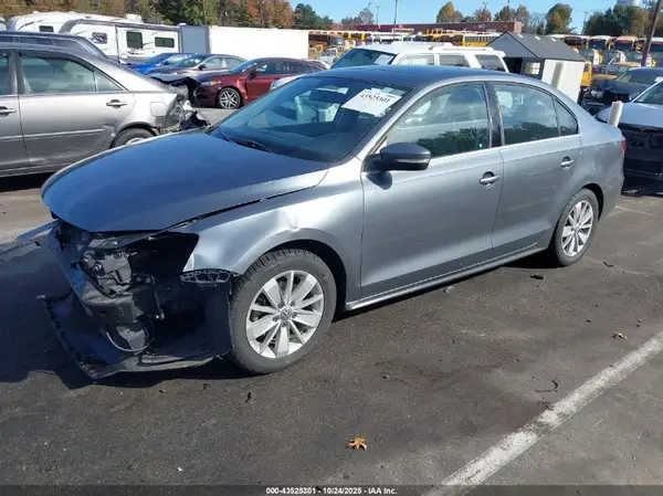 3VWD67AJXGM318728 2016 VOLKSWAGEN JETTA - Image 2