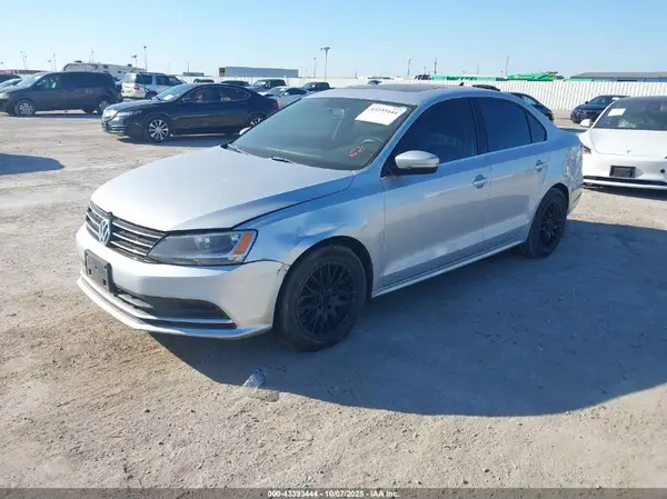 3VWD67AJXGM320544 2016 VOLKSWAGEN JETTA - Image 2