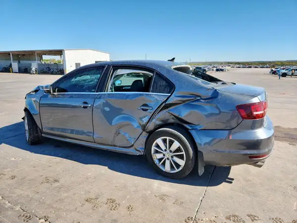 3VWD67AJXGM323752 2016 VOLKSWAGEN JETTA - Image 2