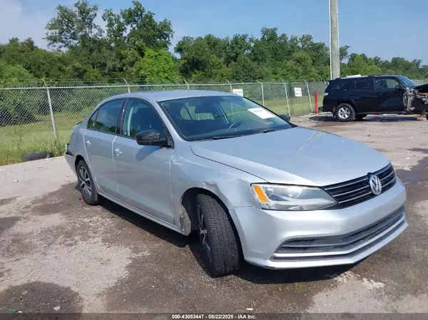 3VWD67AJXGM324755 2016 VOLKSWAGEN JETTA - Image 1