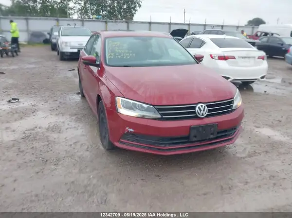 3VWD67AJXGM331897 2016 VOLKSWAGEN JETTA - Image 1